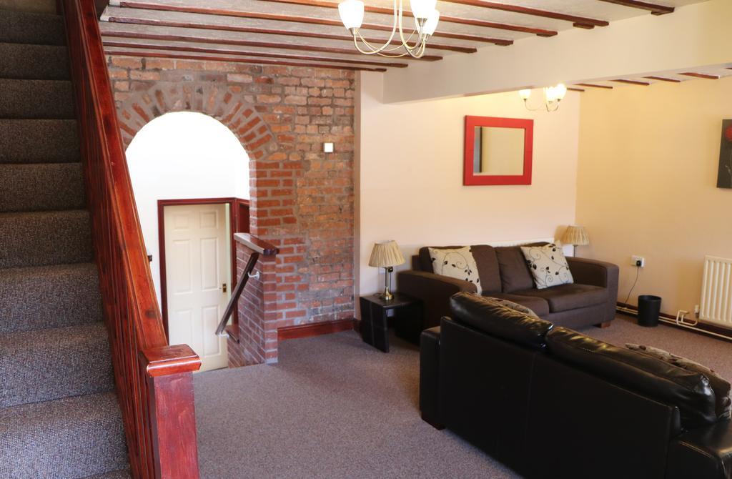 Bank Top Farm Cottages Stoke-on-Trent ภายนอก รูปภาพ